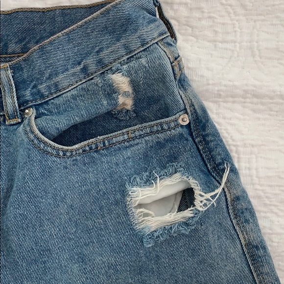 BDG High Rise Girlfriend Shorts (29) - Picture 5 of 10